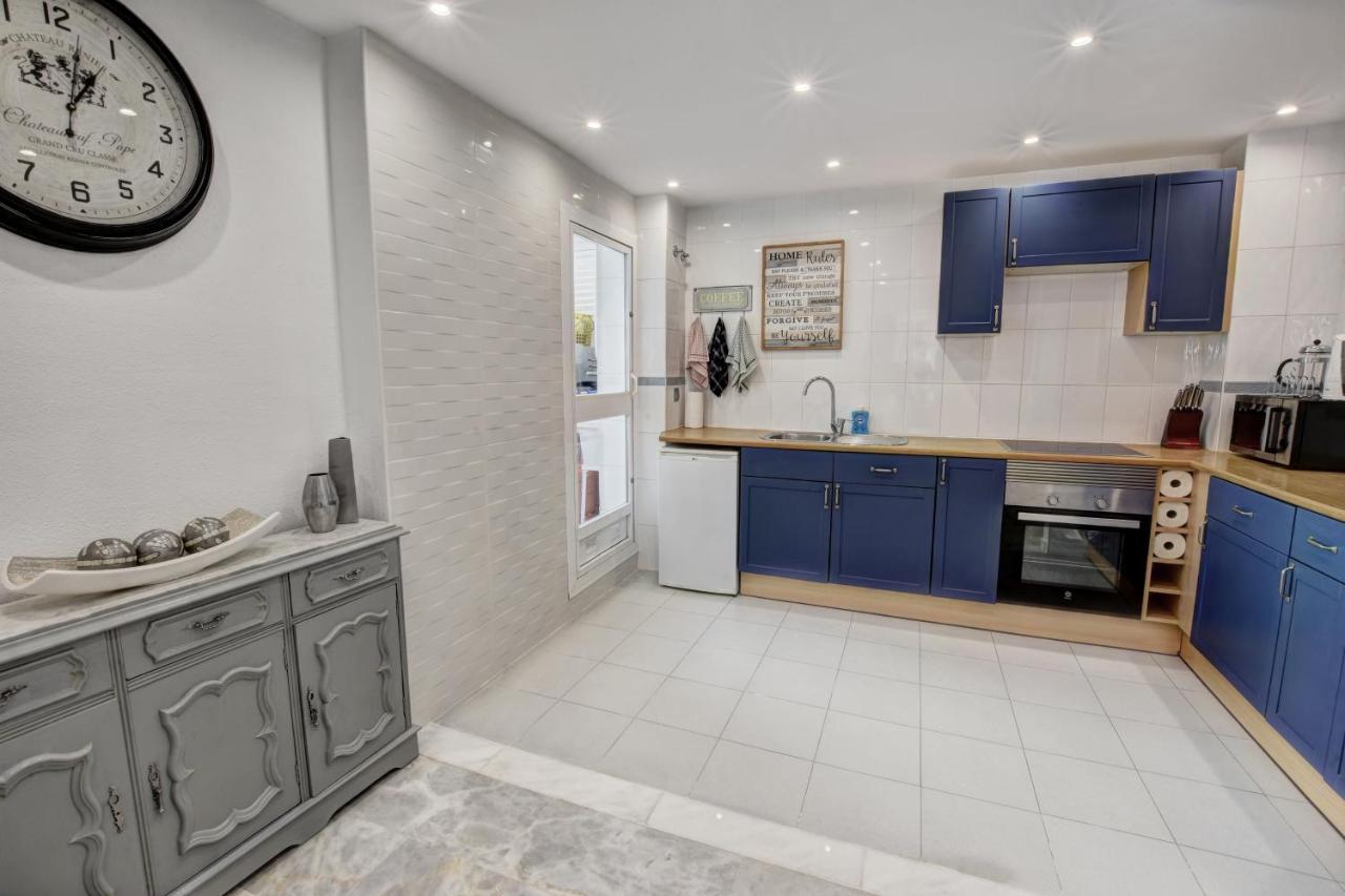 Ferienhaus Timon Ii, Luxury 3 Bedroom Beachside Benalmádena