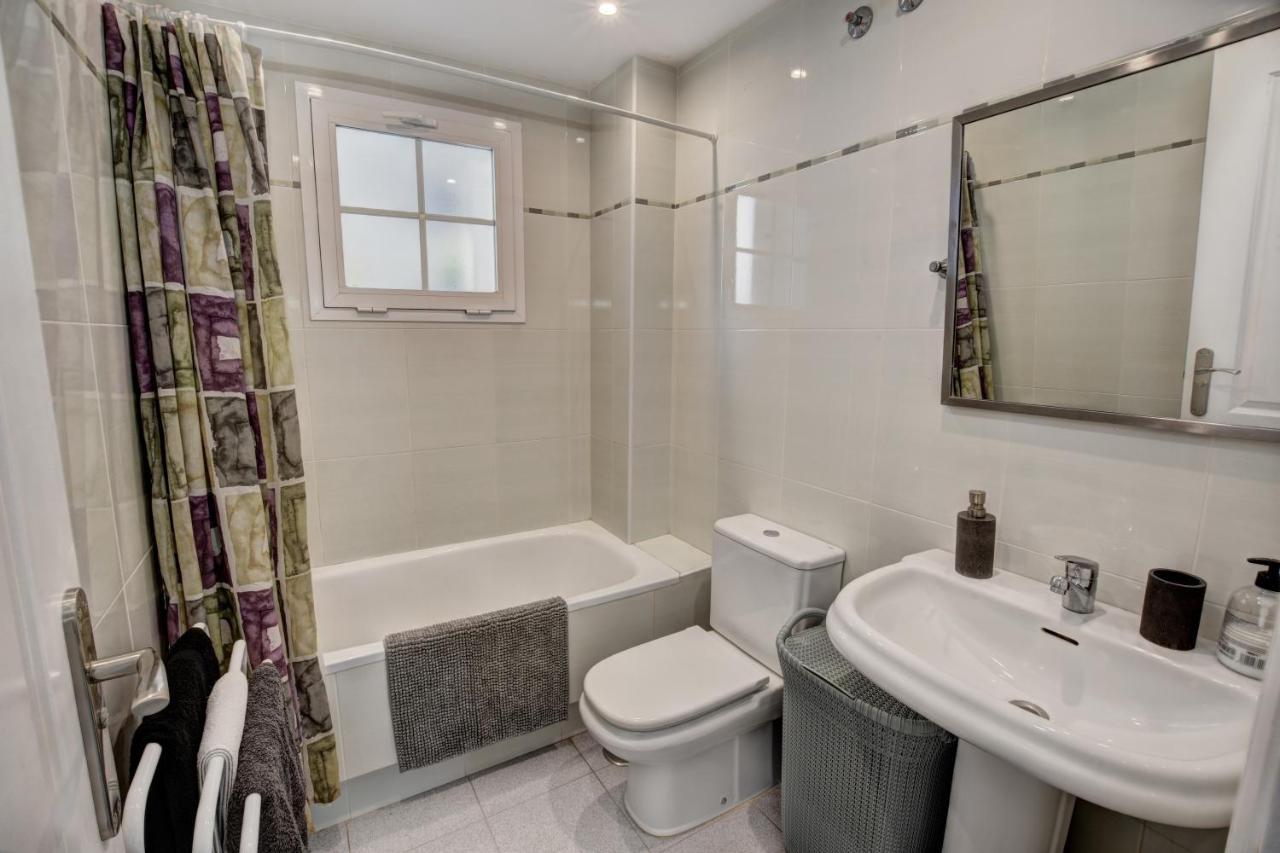 Timon Ii, Luxury 3 Bedroom Beachside * Benalmádena