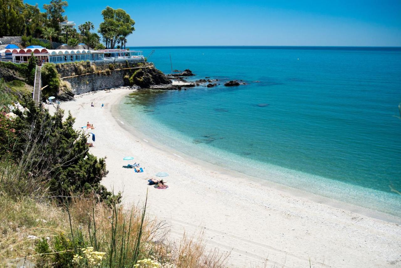 Timon Ii, Luxury 3 Bedroom Beachside Benalmádena